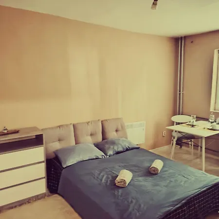 Garsionera Teo דירה