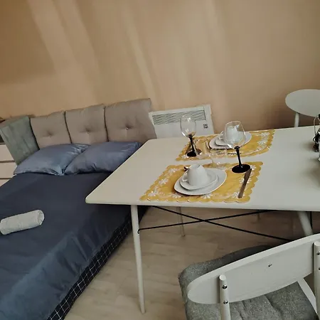Lejlighed Garsionera Teo *